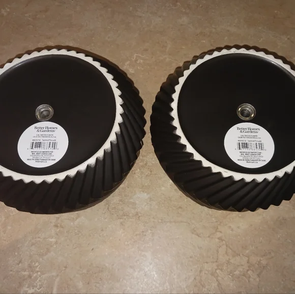 Brand New 2 Pack Matte Black Stylish Planters - Picture 4 of 9